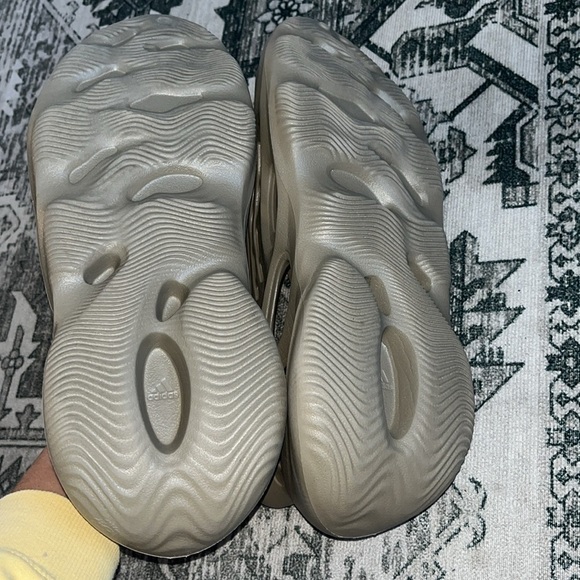 adidas Mens Yeezy Foam Runner Stone Sage Size 13 main image 6